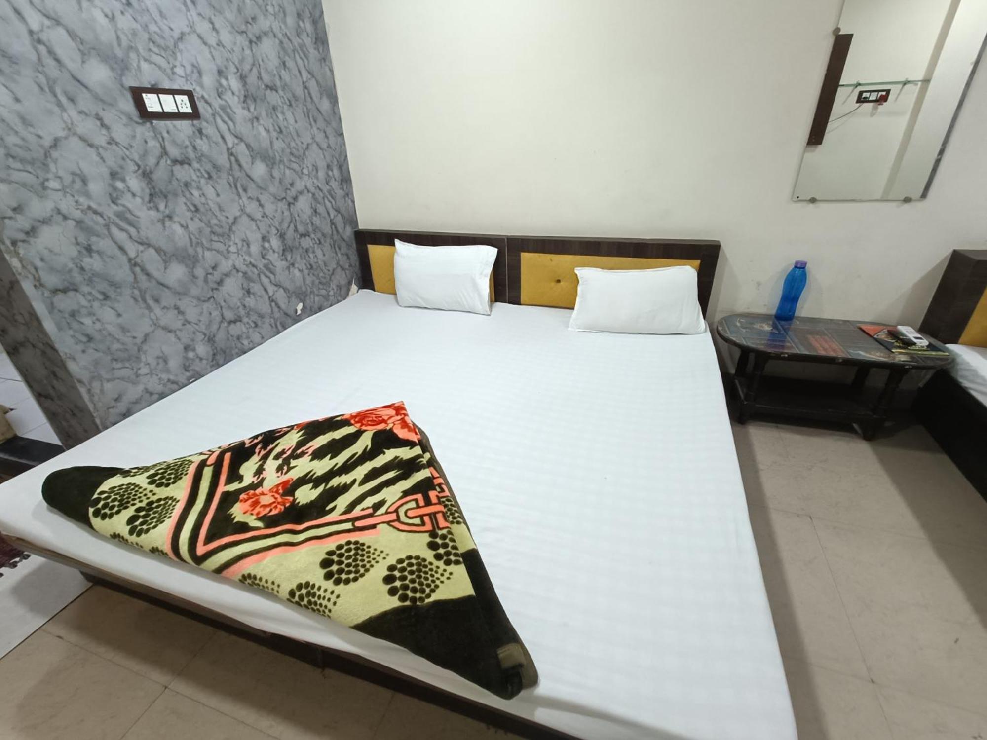 Ginger Hotels Ujjain Tower Kshipra Inn-Family Stay Airconditioned Hotel Екстериор снимка