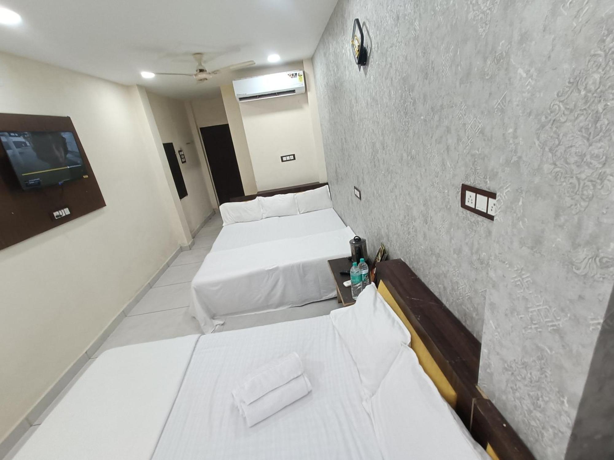 Ginger Hotels Ujjain Tower Kshipra Inn-Family Stay Airconditioned Hotel Екстериор снимка
